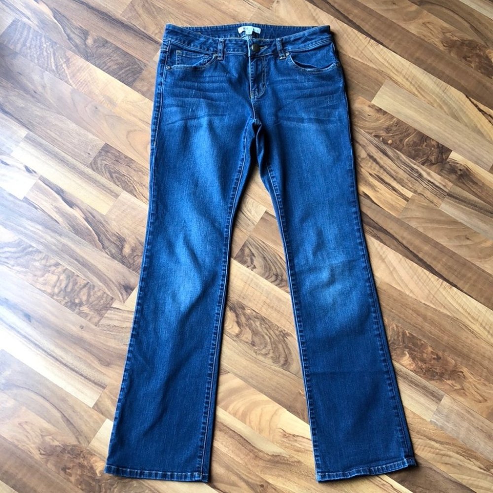 Cabi Slim Bootcut Stretch Mid Rise Jeans Size 6